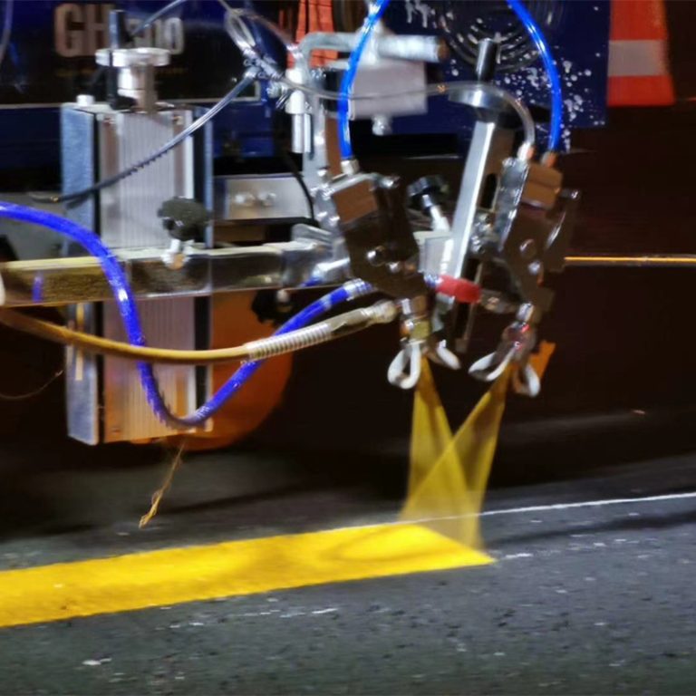 How to clean two-component spray road marking machine